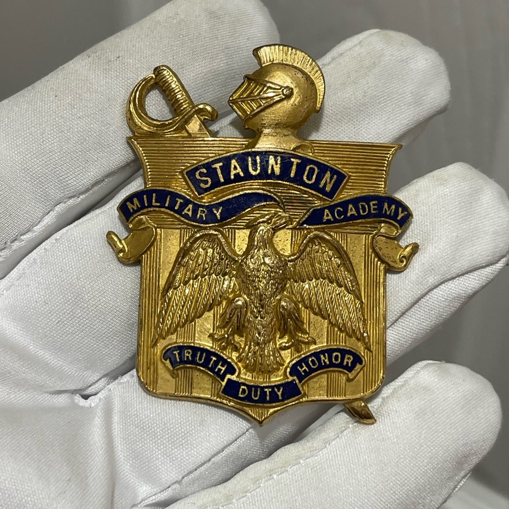 Vintage Staunton Military Academy Badge Pin Truth Duty Honor